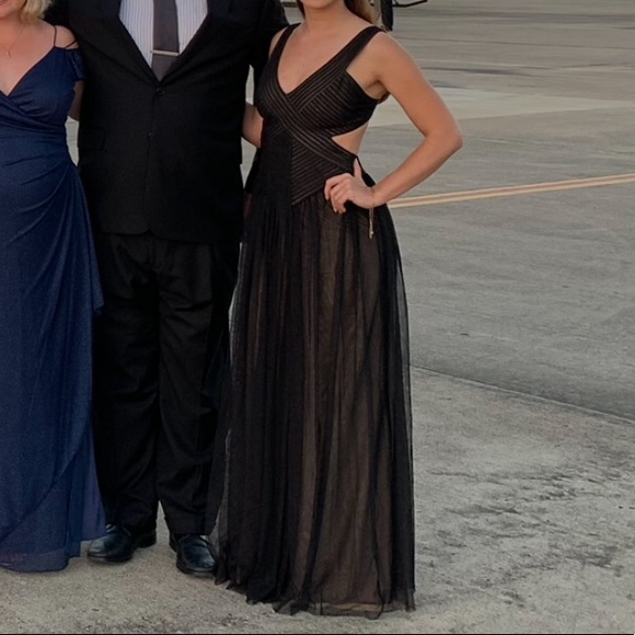 BCBGMaxAzria Dresses & Skirts - Black BCBGMaxazria tulle gown size 0